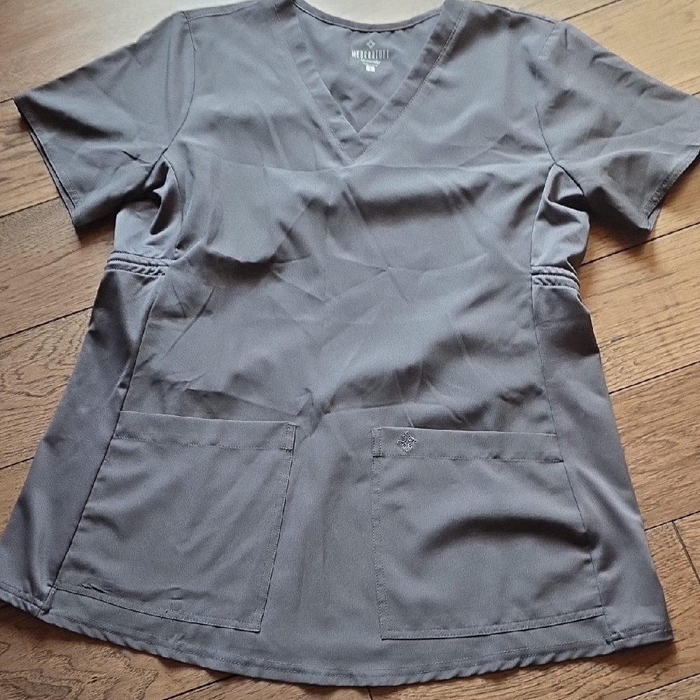 Med Couture Women's Short Sleeve V‑Neck Scrub Top in Charcoal Maternity
